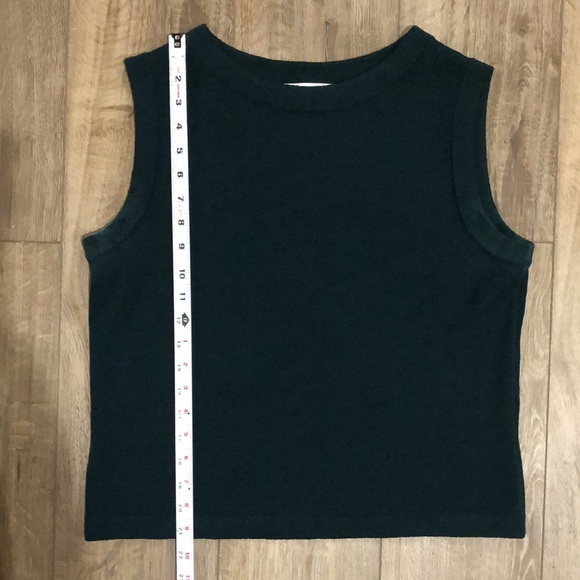 ST. JOHN COLLECTION 2-Piece Knit Set - Sleeveless Top & Pleated Trouser Pants - Picture 9 of 13